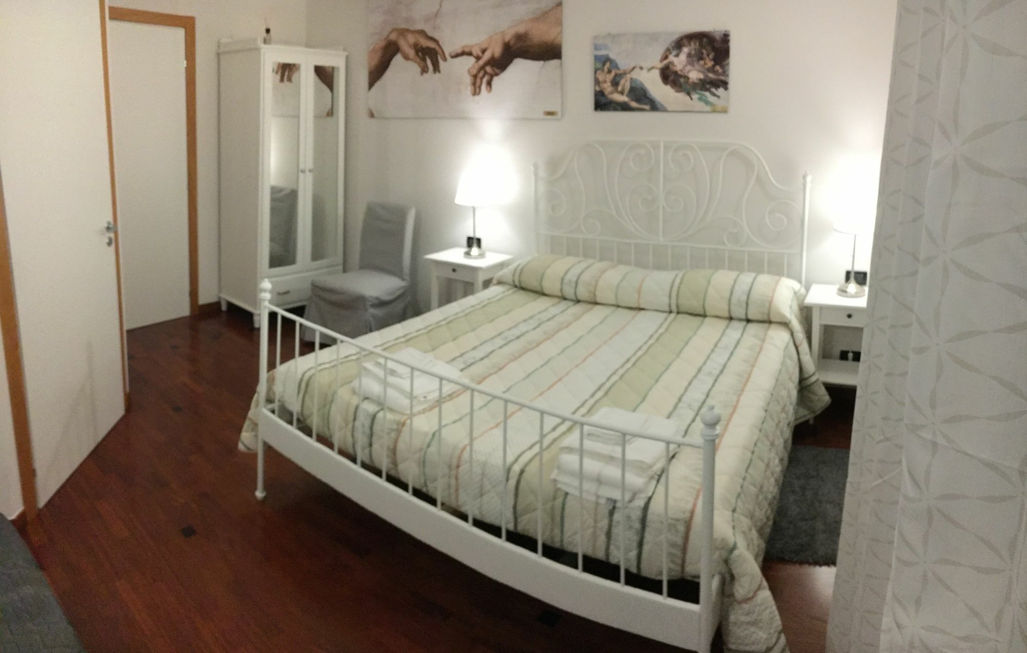 Bed & Breakfast Hospital *